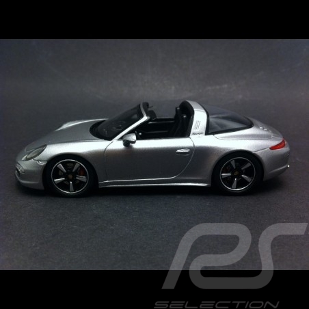 Porsche 991 Targa 4S 2015 gris argent 1/43 Spark S4934