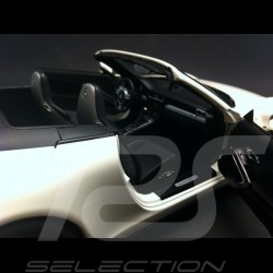 Porsche 991 Carrera GTS Cabriolet white 1/18 Schuco 450039500