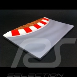 Track decor diorama curve with red and white Vibrator  1/43