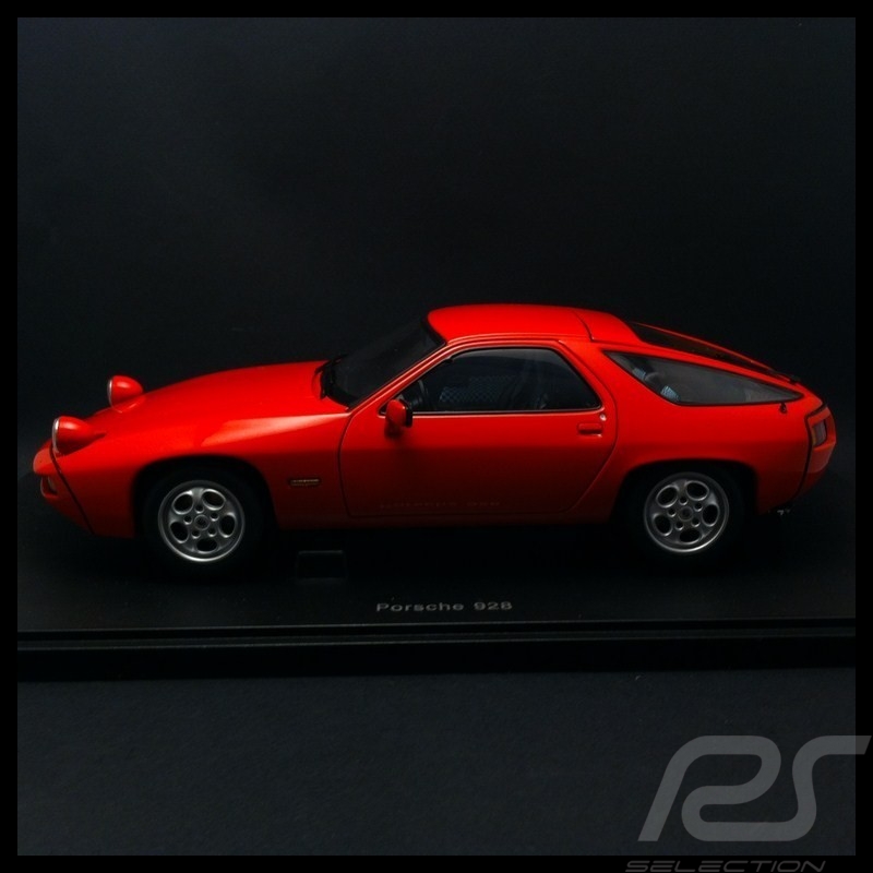 Porsche 928 1977 red 1/18 Autoart 77905 Porsche 928 1977 red 1/18 Autoart 77905