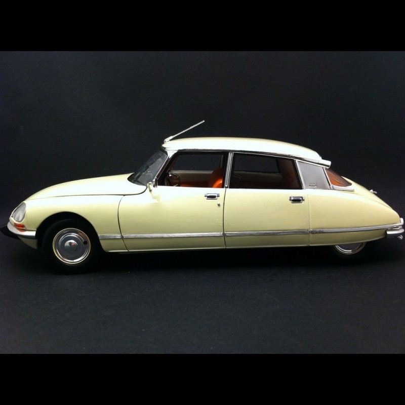 Citroen DS 23 1973 ivory 1/18 Norev 181582