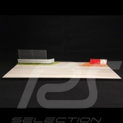 Diorama Dekor Rennstrecke Gerade mit Grillen, rot und weiß Reifen und Vibrator 1/43