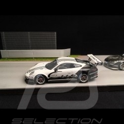 Diorama Dekor Rennstrecke Gerade mit Grillen, rot und weiß Reifen und Vibrator 1/43