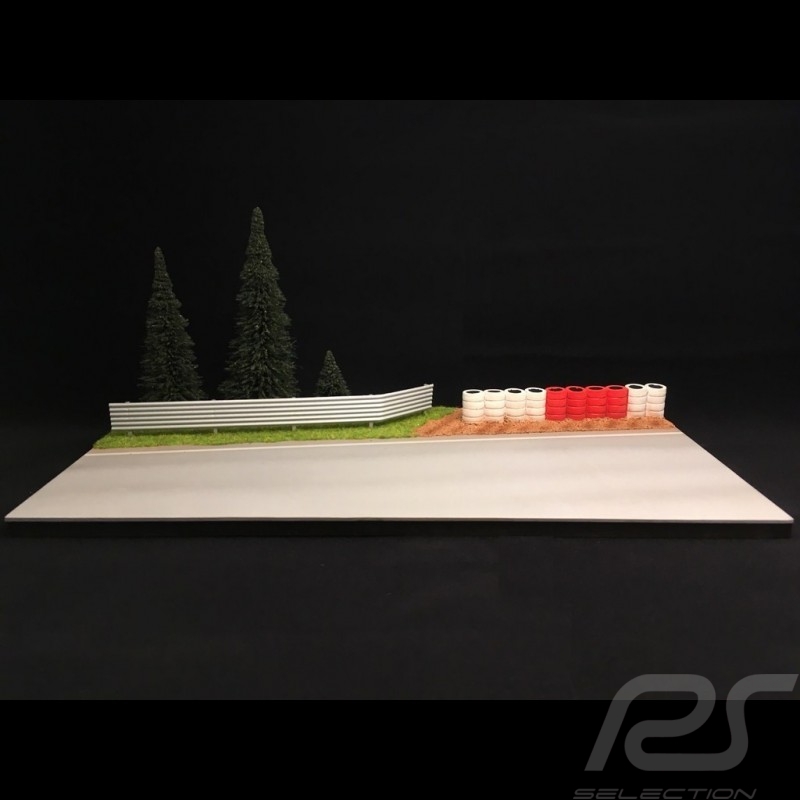 Diorama Dekor Rennstrecke Gerade mit Bäume, rot und weiß Reifen und Vibrator 1/43