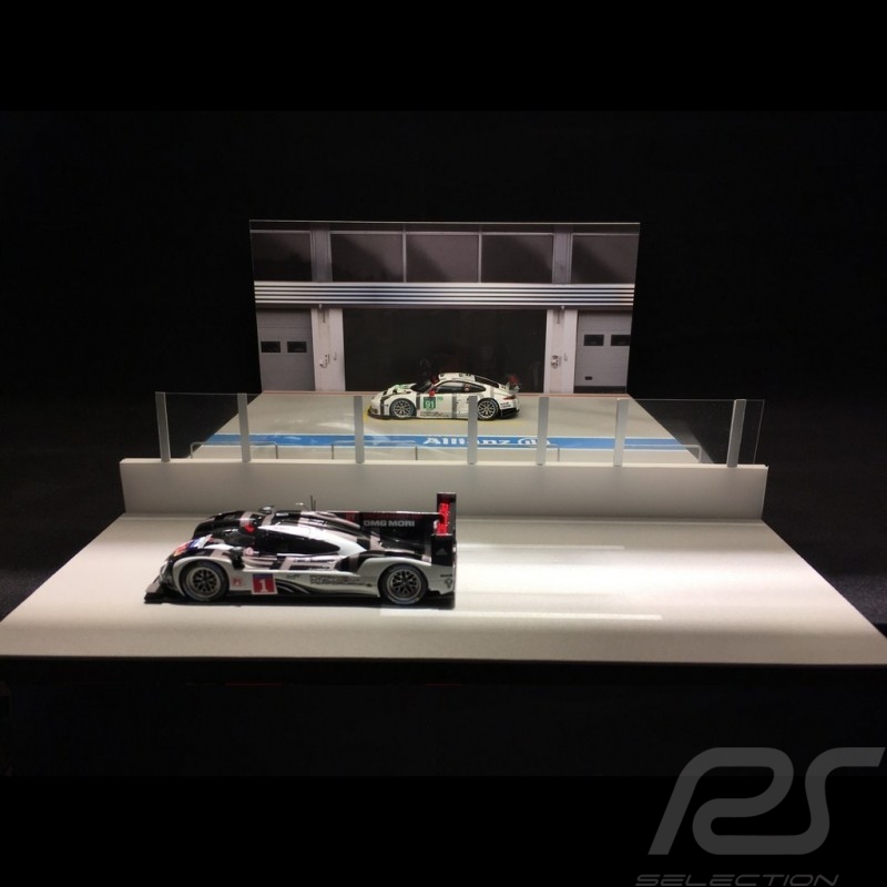 Diorama Dekor Rennstrecke Stände und Barrieren 3-Wege 1/43