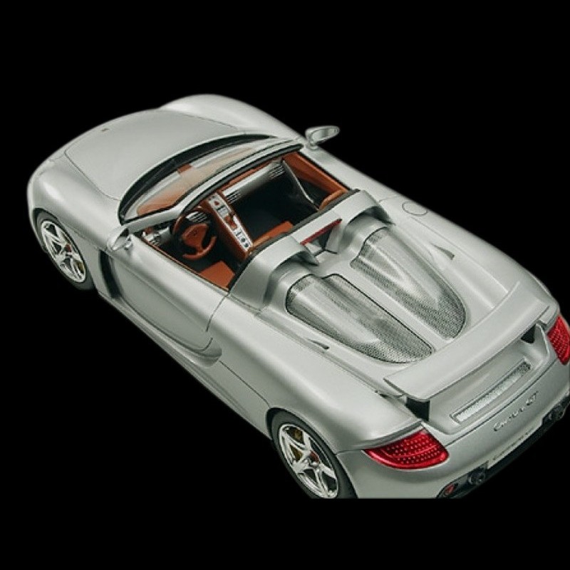 Tamiya 24275 - 1/24 Porsche Carrera GT Model Kit - Hub Hobby