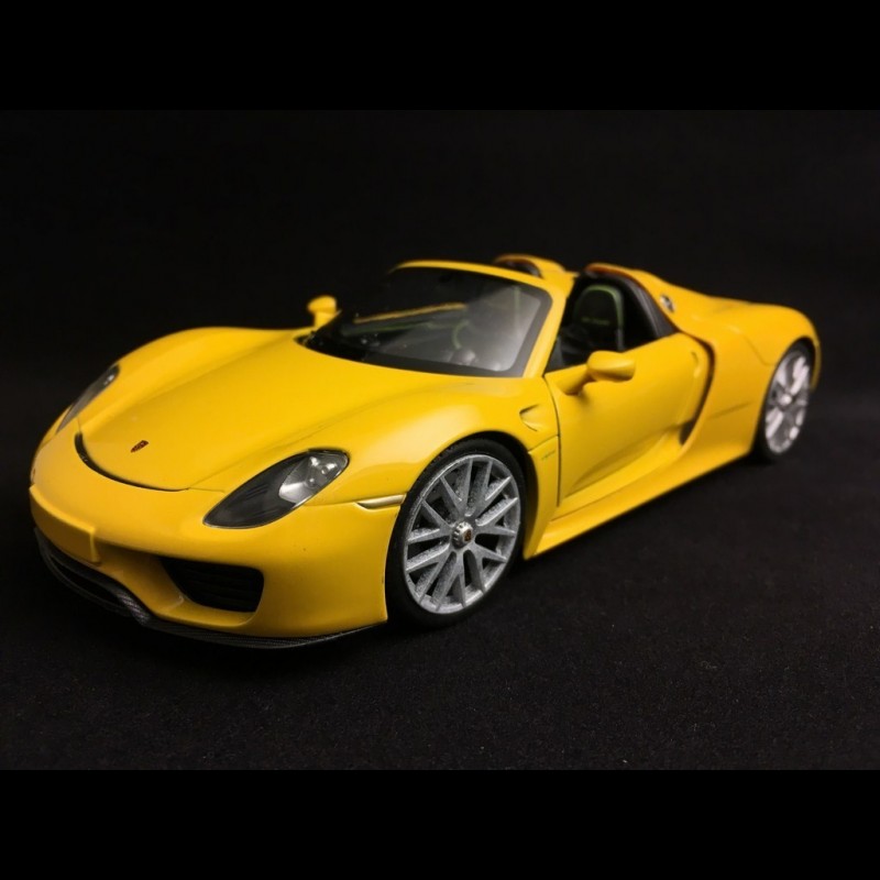 Welly Porsche 918 Spyder Modellauto – 1:34 Maßstab, Gelb, Mit öffnenden Türen, 11 Cm Lang