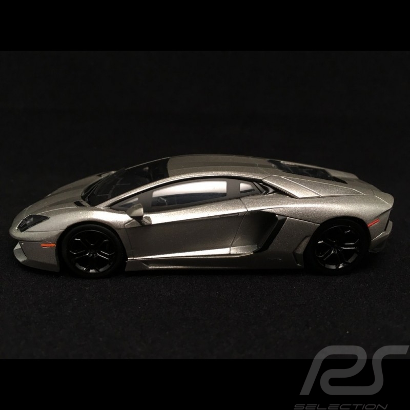 Lamborghini Aventador 2012 metal greyThe Dark Knight 1/43 Hotweels BCK06 Lamborghini Aventador 2012 metal greyThe Dark Knight 1/43 Hotweels BCK06