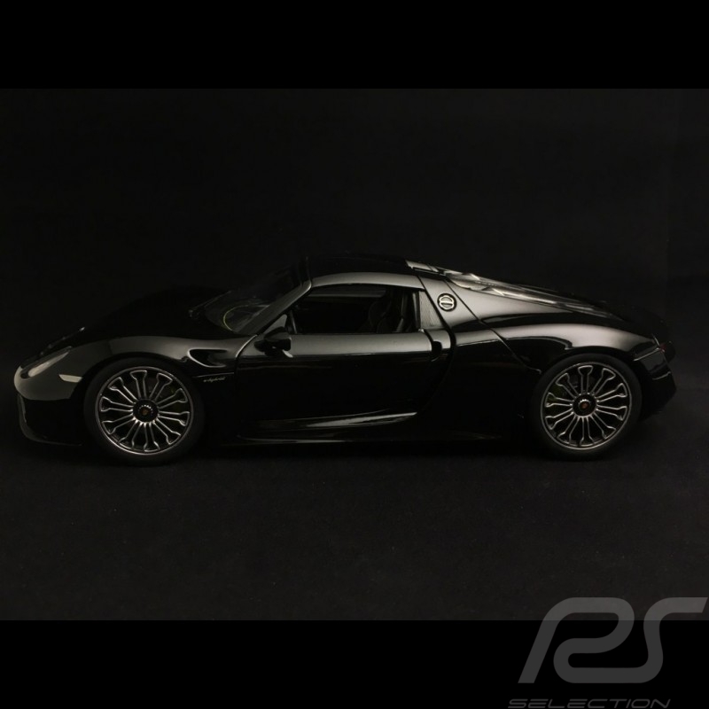 Porsche 918 Spyder 2015 black closed version 1/18 Welly MAP02184116
