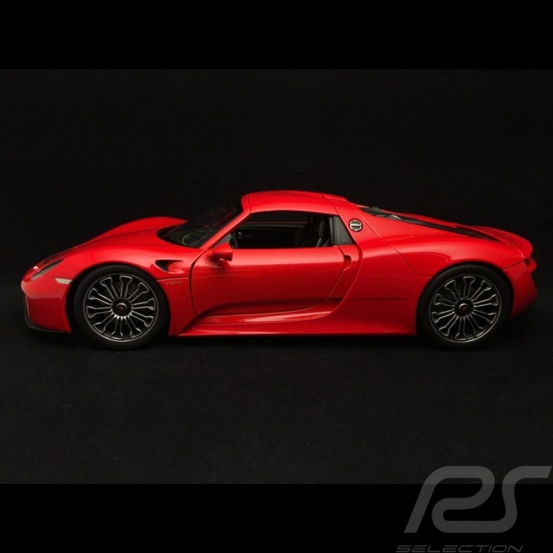 Porsche 918 Spyder 2015 red closed version 1/18 Welly MAP02184016