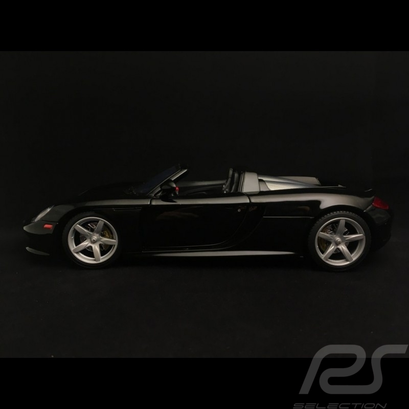 Porsche carrera GT 2003 noire black schwarz 1/18 Motormax 73163