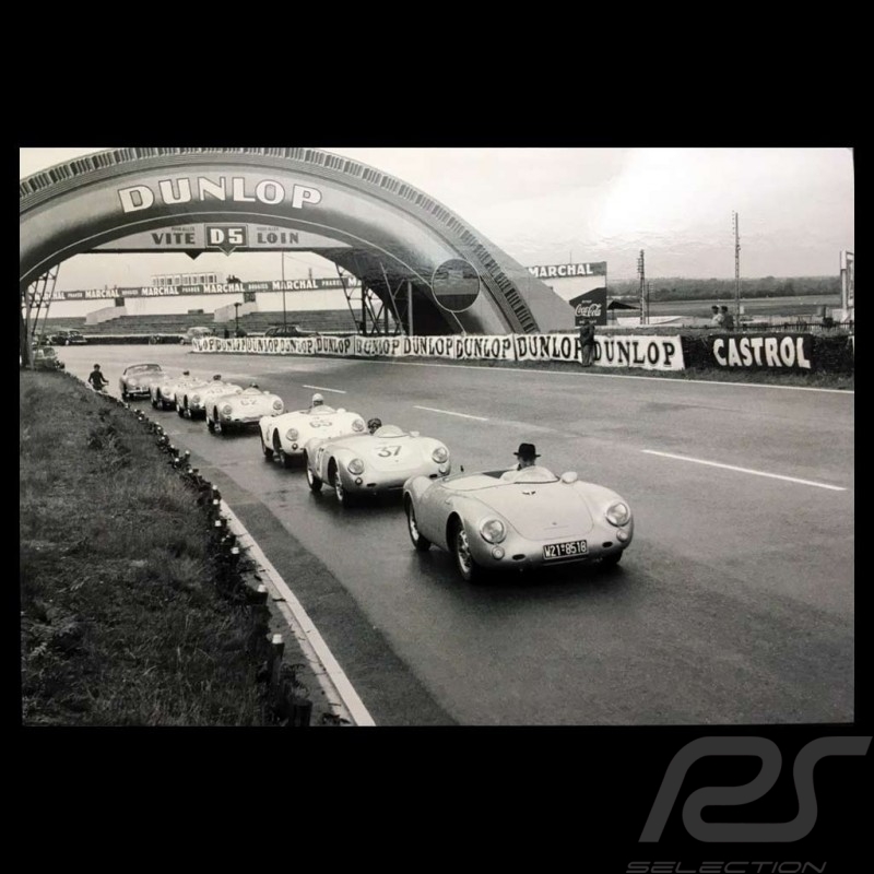 Postcard Porsche 550 in Le Mans 1955 Black and white 10x15 cm