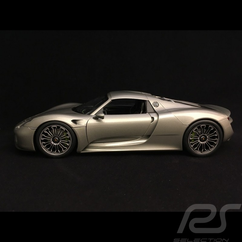 Porsche 918 Spyder 2016 metallic grey closed top version 1/18 Welly 18050 GF
