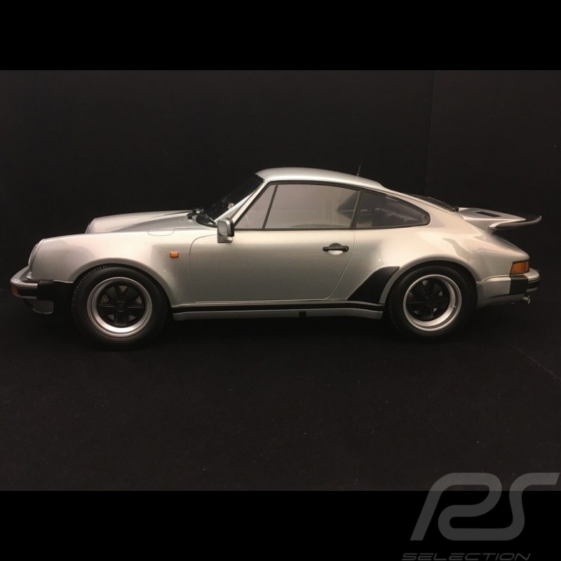 Porsche 911 Turbo 3.0 type 930 1977 silber 1/12 Minichamps 125066101