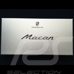 Porsche Macan Skulptur schwarz satin auf Basis 1/43 Porsche Design WMAA1501000200