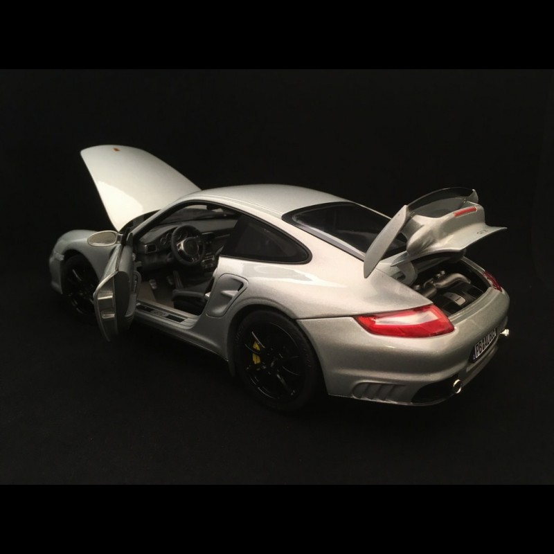 Porsche 911 GT2 type 997 2007 silver grey 1/18 Norev 187594