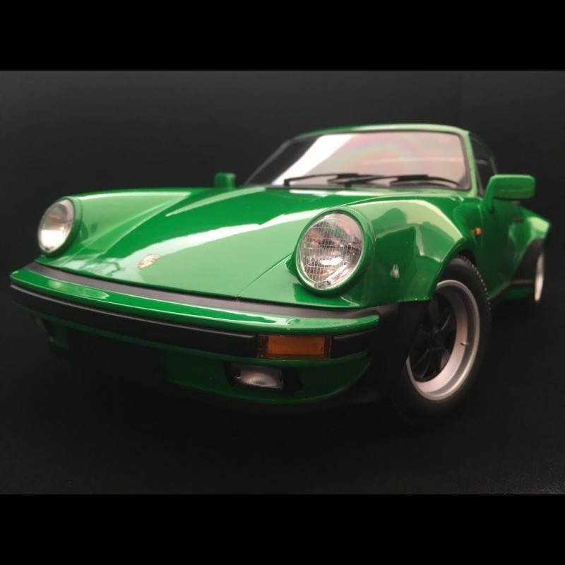Porsche 911 (930) Turbo 1977 green 1/12 Minichamps 125066102