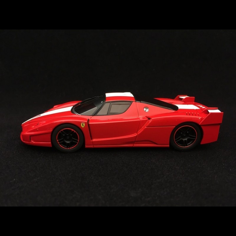 ferrari-fxx-red-white-stripe-1