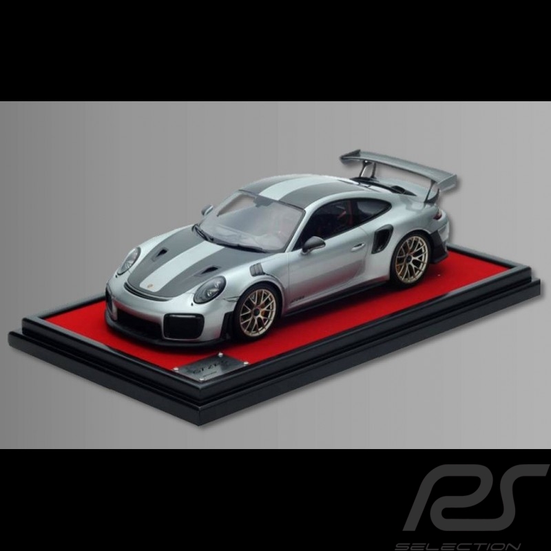 Porsche 911 GT2 RS type 991 Weissach Silver metallic 1/12 Spark WAX02200005