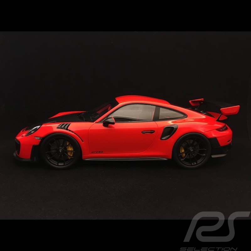 Porsche 911 GT2 RS type 991 lava orange / black 1/18 Spark WAX02100036