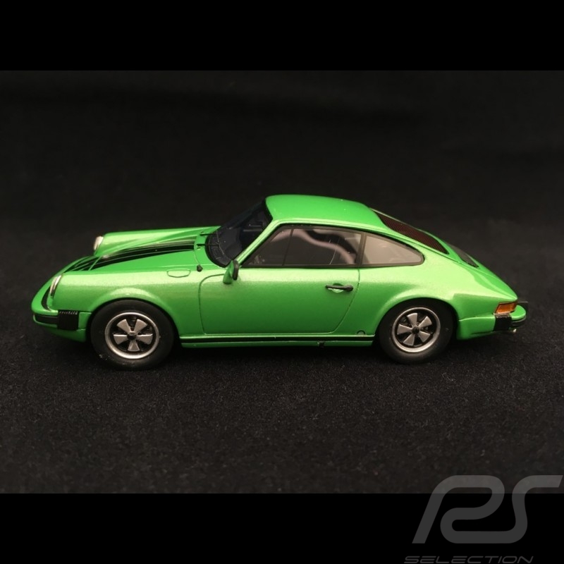 Porsche 911 Coupé 1975 viper green 1/43 Schuco 450891900