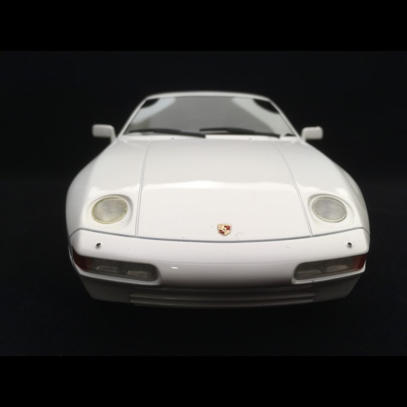 Porsche 928 S4 Club Sport 1988 Grand Prix white 1/18 LS
