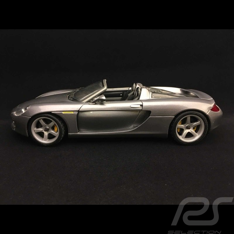 Porsche Carrera GT 2003 grau 1/18 Maisto 36622