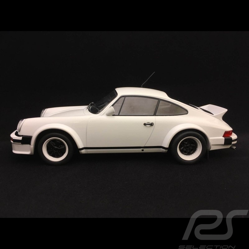 Porsche 911 SC style RS backdating 1982 weiß 1/18 Ixo CMC007