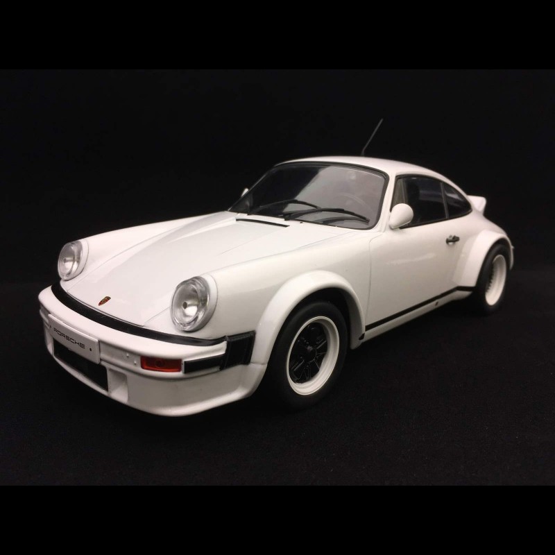 Porsche 911 SC style RS backdating 1982 white 1/18 Ixo CMC007