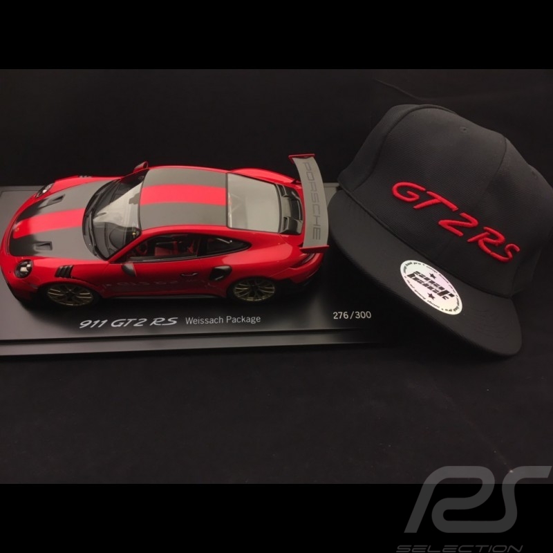 Porsche 911 GT2 RS type 991 Weissach Package 1/18 Spark WAX02100037 rouge / noir red / black rot / schwarz