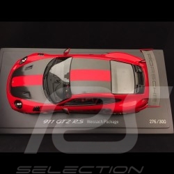 Porsche 911 GT2 RS type 991 Weissach Package red / black 1/18 Spark WAX02100037