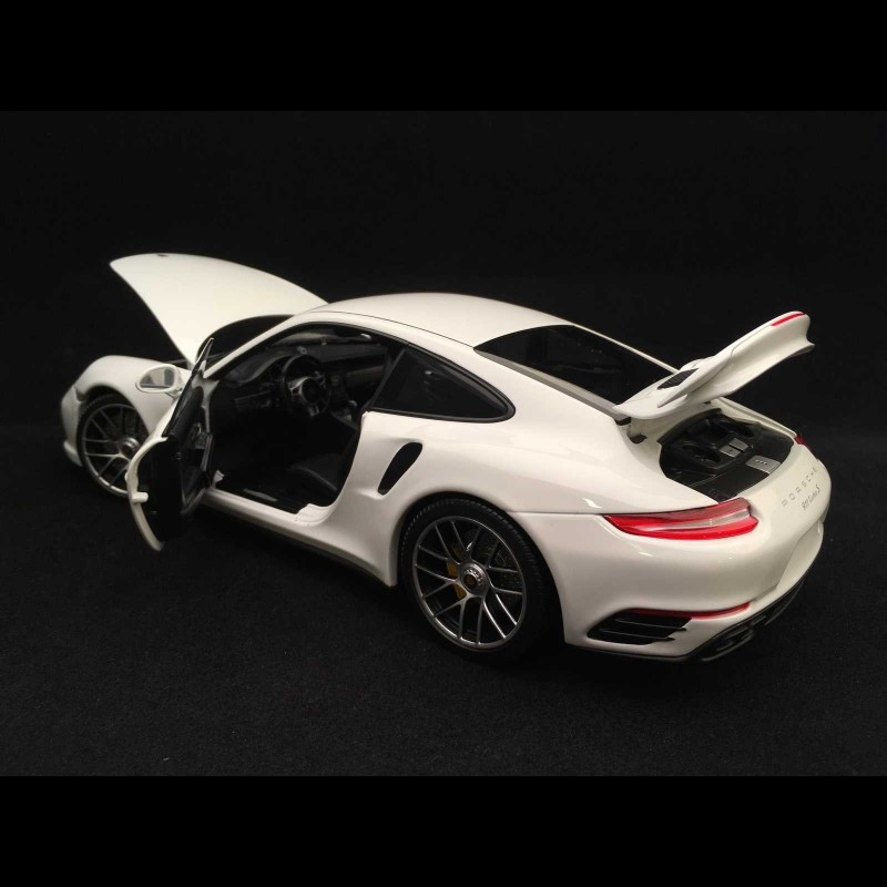 Porsche 911 Turbo S type 991 mark II 2016 white 1/18 Minichamps 113067123