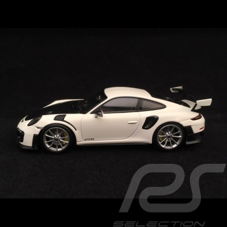 Porsche 911 GT2 RS typ 991 mark II weiß / kohlenstoff 1/43 Minichamps CA04318004