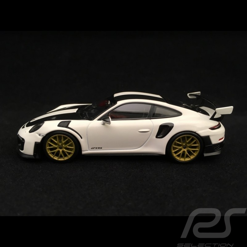 Porsche 911 GT2 RS type 991 2018 Pack Weissach blanche 1/43 Minichamps 410067222