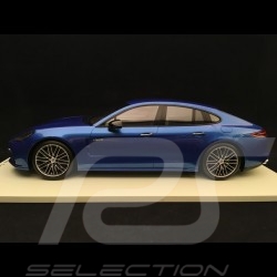 Porsche Panamera Turbo S e-hybrid Sapphire blue metallic 1/18 Spark 18S284