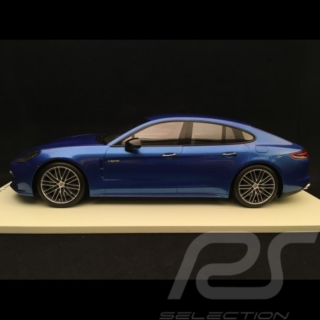 Porsche Panamera Turbo S e-hybrid Sapphire blue metallic 1/18 Spark 18S284