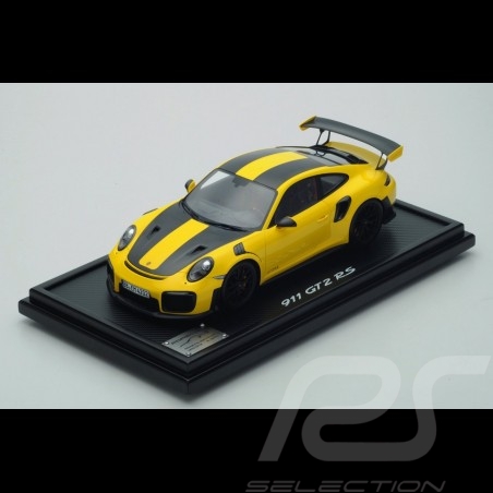 Porsche 911 GT2 RS type 991 Nürburgring lap record 2017 yellow / black 1/12 Spark WAX02206473