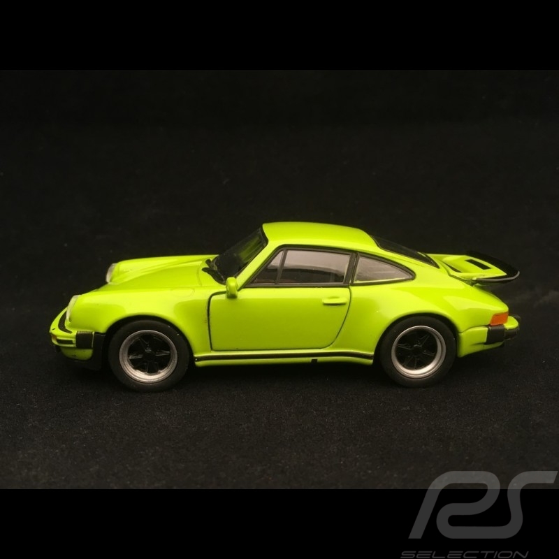Porsche 911 Turbo 3.0 1975 jouet à friction Welly vert lumière pull back toy Spielzeug Reibung light green lichtgrün