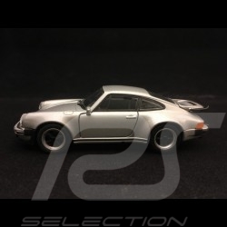 Porsche 911 Turbo 3.0 1975 jouet à friction Welly gris métallisé pull back toy Spielzeug Reibung silver grey silbergrau