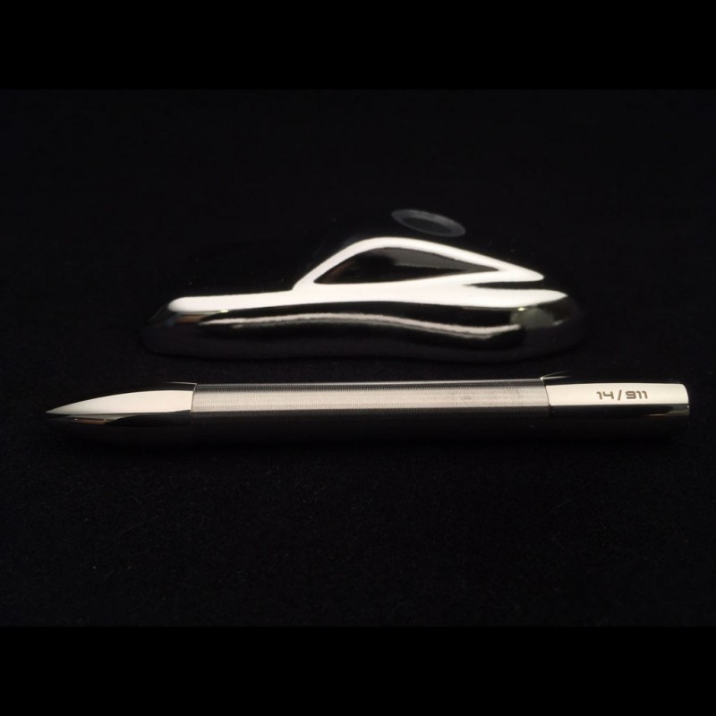 Stylo-bille Porsche design shake pen, résine rose, fabriqué en Allemagne.