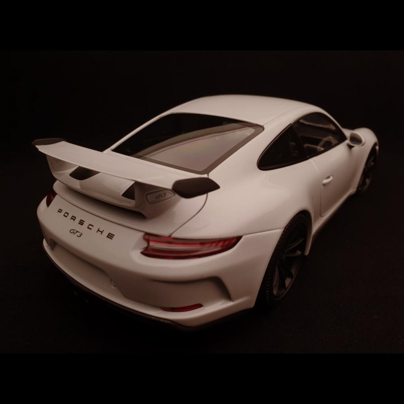 Porsche 911 type 991 GT3 2017 metallic white 1/18 Minichamps 110067032