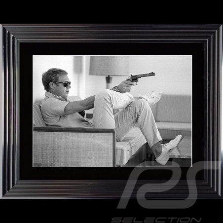 Steve McQueen Plakat Gun Sofa Palm Springs 1963 Luxus Rahmen 74 x 94