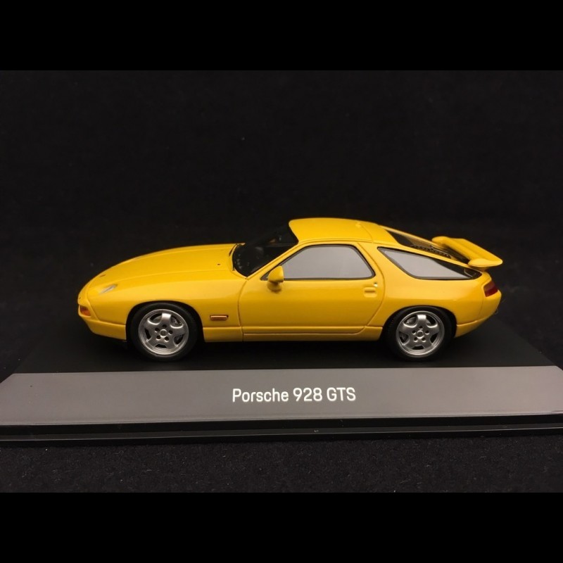 porsche-928-gts-1991-speedgelb