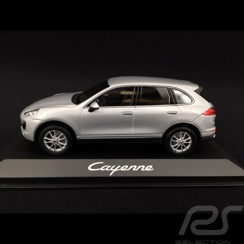 Porsche Cayenne V6 type 958 2015 silver grey metallic 1/43 Minichamps WAP0200020E