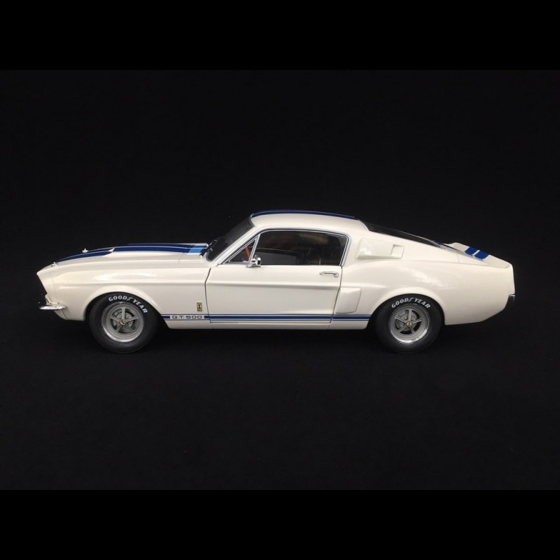 Ford mustang shelby GT500 1967 wimbledon white 1/18 Solido S1802901