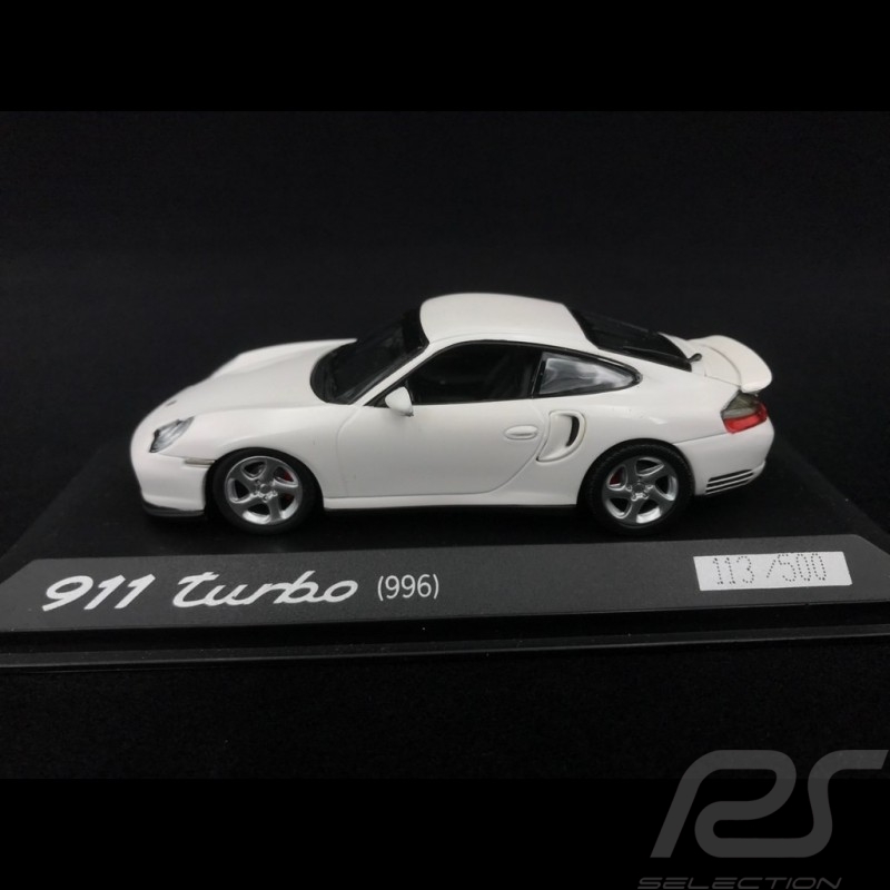 Porsche 996 Turbo weiß 1/43 Minichamps WAP0205050AVKK