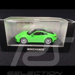Porsche 911 type 992 Carrera 4S 2019 lizard green 1/43 Minichamps 410069322
