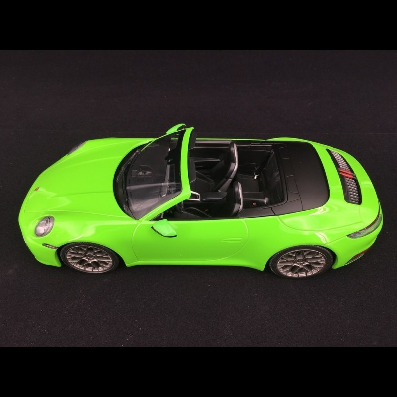 PORSCHE 911 992 Carrera 4S Python Green Minichamps 1/18 EUR 129,00
