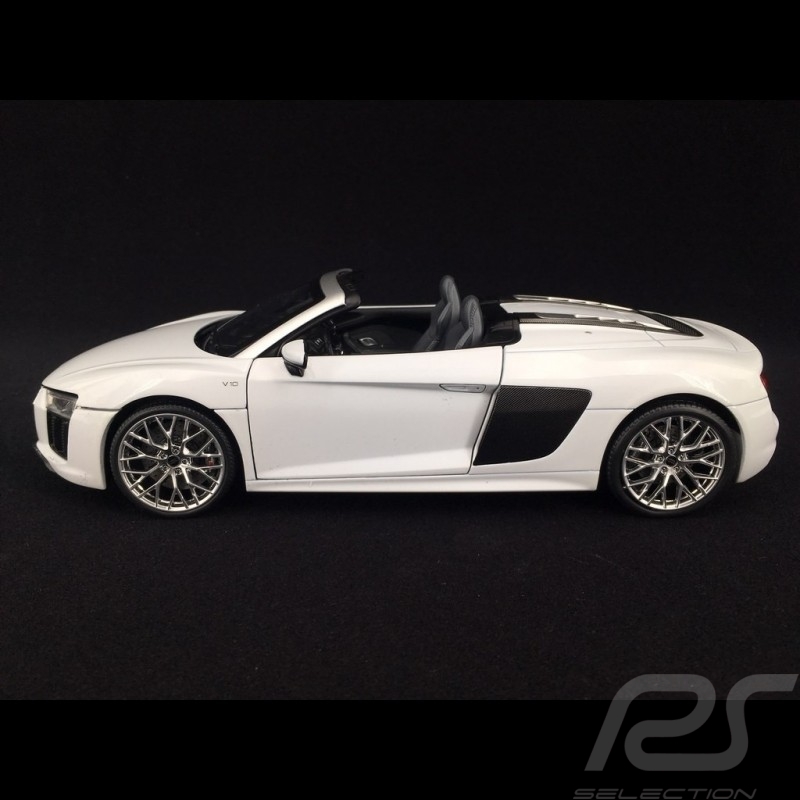 Audi R8 V10 Spyder 2016 Suzuka Grey 1/18 iScale 5011618551 Audi R8 V10 Spyder 2016 Suzuka Grey 1/18 iScale 5011618551