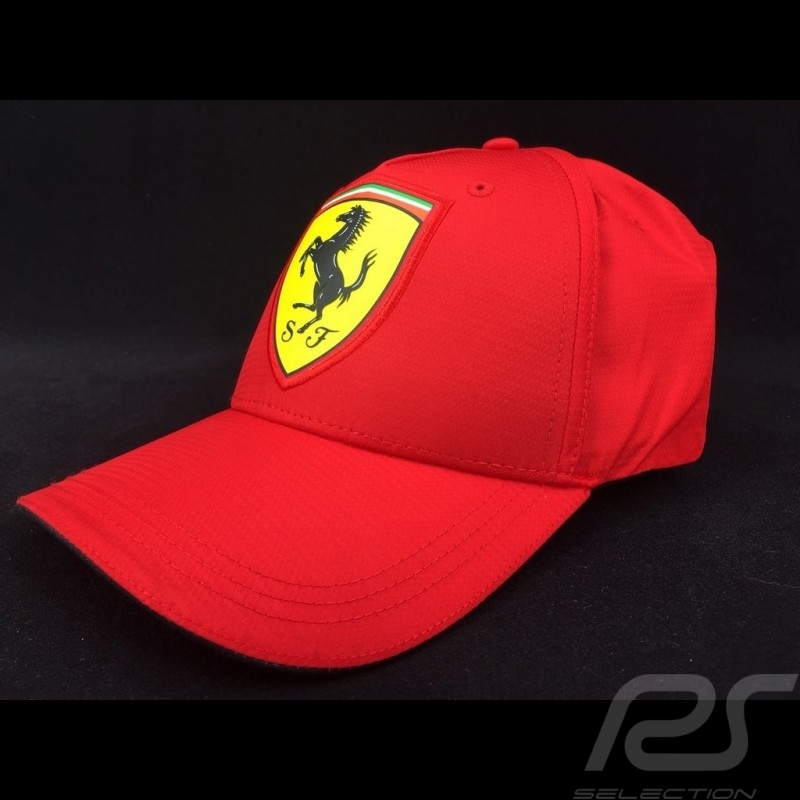 Casquette Ferrari emblème écusson rouge